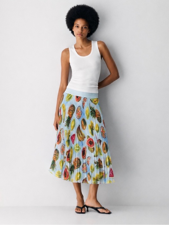 Wilfred Dresses & Skirts - Wilfred Pleated / Twirl Pleated Skirt Fruit Print Skirt, woman’s M